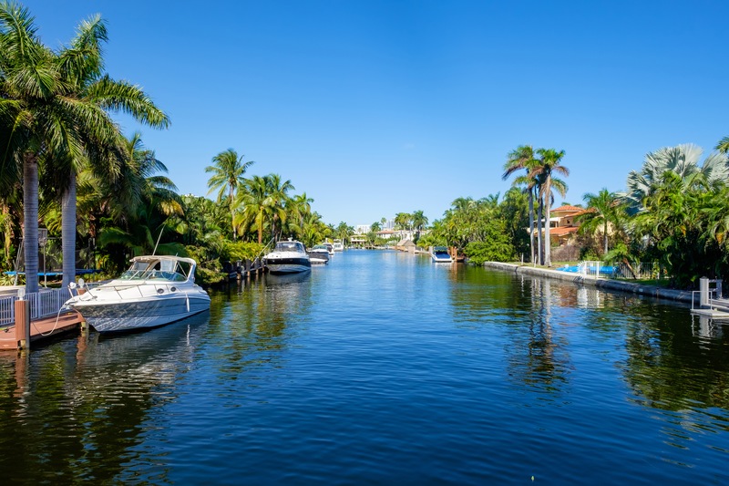 4 Considerations for Buying Property in Florida